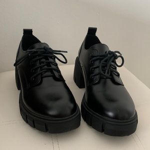 Madden Girl Chunky Platform Oxford size 6.5